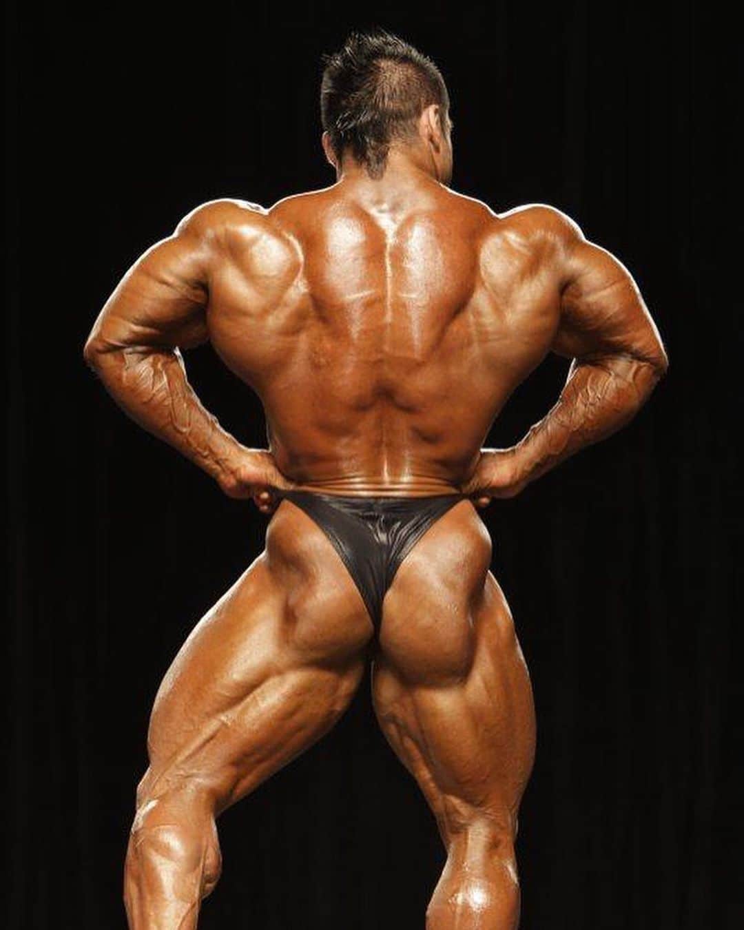 Hidetada Yamagishiさんのインスタグラム写真 - (Hidetada YamagishiInstagram)「#Repost @respectbighide @get_reposter  His Most impressive pic!! Contest: 2010 IFBB Mr. Olympia(10th)  #bodybuilding #bodybuildingmotivation #fitness #bodybuilder #ifbb #mrolympia #motivation #instagood #instagram #back #backlatspread #posing #respect #training #muscle #huge #gaspari #love #like4like #hidetadayamagishi #hideyamagishi #hideyamagishi @gaspari @hideyamagishi」8月3日 23時04分 - hideyamagishi