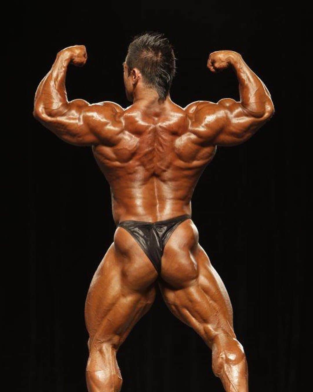 Hidetada Yamagishiさんのインスタグラム写真 - (Hidetada YamagishiInstagram)「#Repost @respectbighide @get_reposter  His Most impressive pic!! Contest: 2010 IFBB Mr. Olympia(10th)  #bodybuilding #bodybuildingmotivation #fitness #bodybuilder #ifbb #mrolympia #motivation #instagood #instagram #back #backlatspread #posing #respect #training #muscle #huge #gaspari #love #like4like #hidetadayamagishi #hideyamagishi #hideyamagishi @gaspari @hideyamagishi」8月3日 23時04分 - hideyamagishi