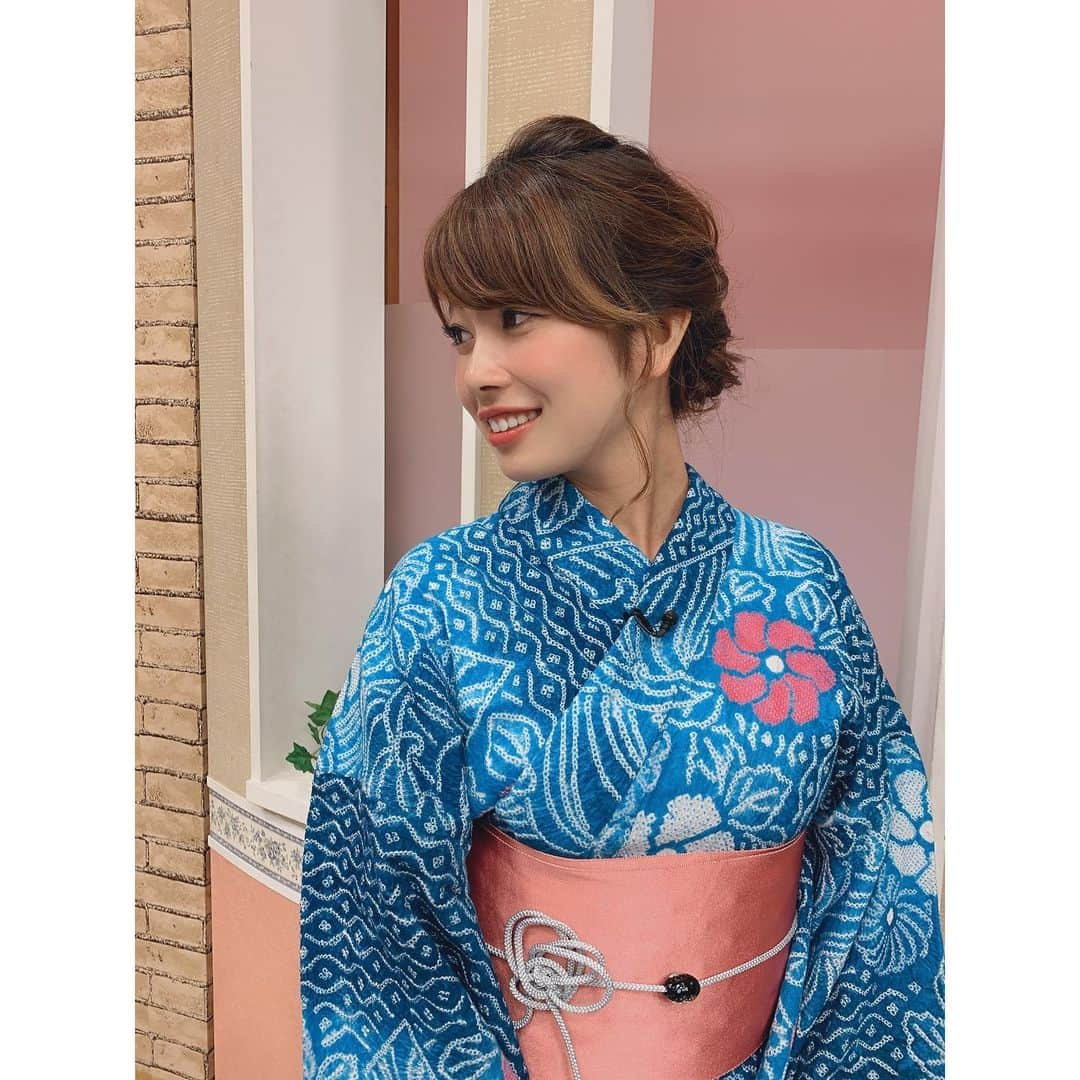 梅山茜さんのインスタグラム写真 - (梅山茜Instagram)「. ＊今年初の浴衣、、🌼＊ . 去年に引き続き今年も！ 浴衣でゴジカル放送しました〜💕 やっぱり浴衣着ると夏だなあって感じしますよね🌞 着付けは晴香さんにして頂きました！ありがとうございます🙇🏻‍♀️ 去年は黒地にピンクのお花でしたが 今年は水色！！←普段あまり着ない色。 去年よりも少しは大人っぽくなったでしょうか、、？ プライベートでも浴衣着てお祭りとか花火行きたいなあ。。 そしてお祭りといえば阿波踊り！ 今年も４日間桟敷で踊ります💃💃💃 バンリク📻の曜日が変わった関係で 今年はあまり練習に行けなかったのですが なんとか頑張って練習しました！ ほんま連でちょうちん持って踊りますので ぜひお時間ある方、見に来てください🏮 また日にちが近づいたらストーリーかTwitterで 時間や場所などupできたらと思います☺️ みなさま猛暑日が続いておりますので くれぐれも熱中症などお気をつけください🙏🏻 . #ゴジカル#アナウンサー#女子アナ#浴衣#四国放送#浴衣女子#浴衣ヘア #夏#生放送#徳島#阿波踊り#阿波おどり#awadance#ほんま連#祭り#夏祭り#お祭り#花火」8月3日 23時07分 - umeyama_akane