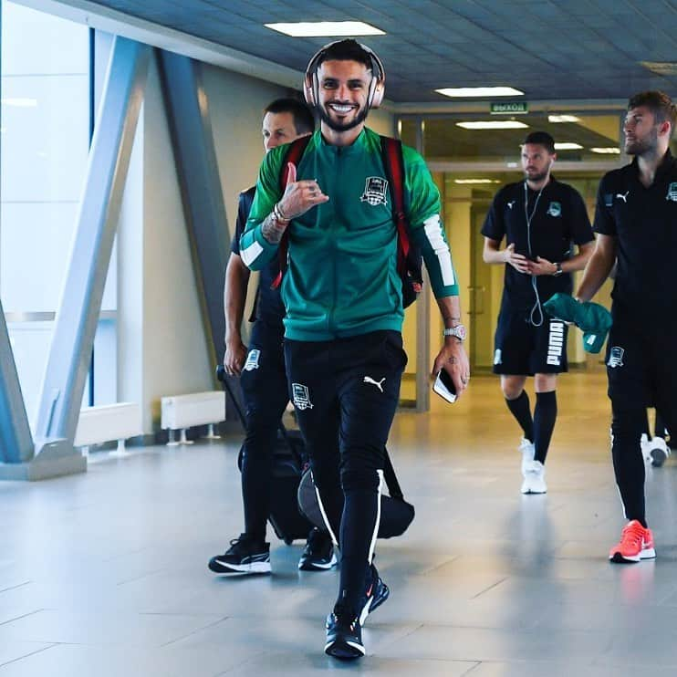 レミ・カベッラさんのインスタグラム写真 - (レミ・カベッラInstagram)「First game 🤙⚽️ @fckrasnodar」8月3日 23時16分 - remycabella