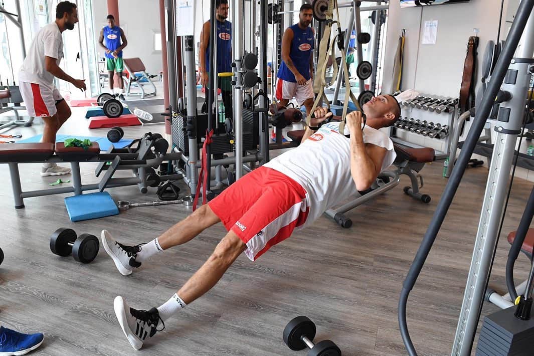 ダニーロ・ガリナリのインスタグラム：「🏋️‍♀️💪 Back at it! 🇮🇹 #Italbasket #NothingButAzzurri」