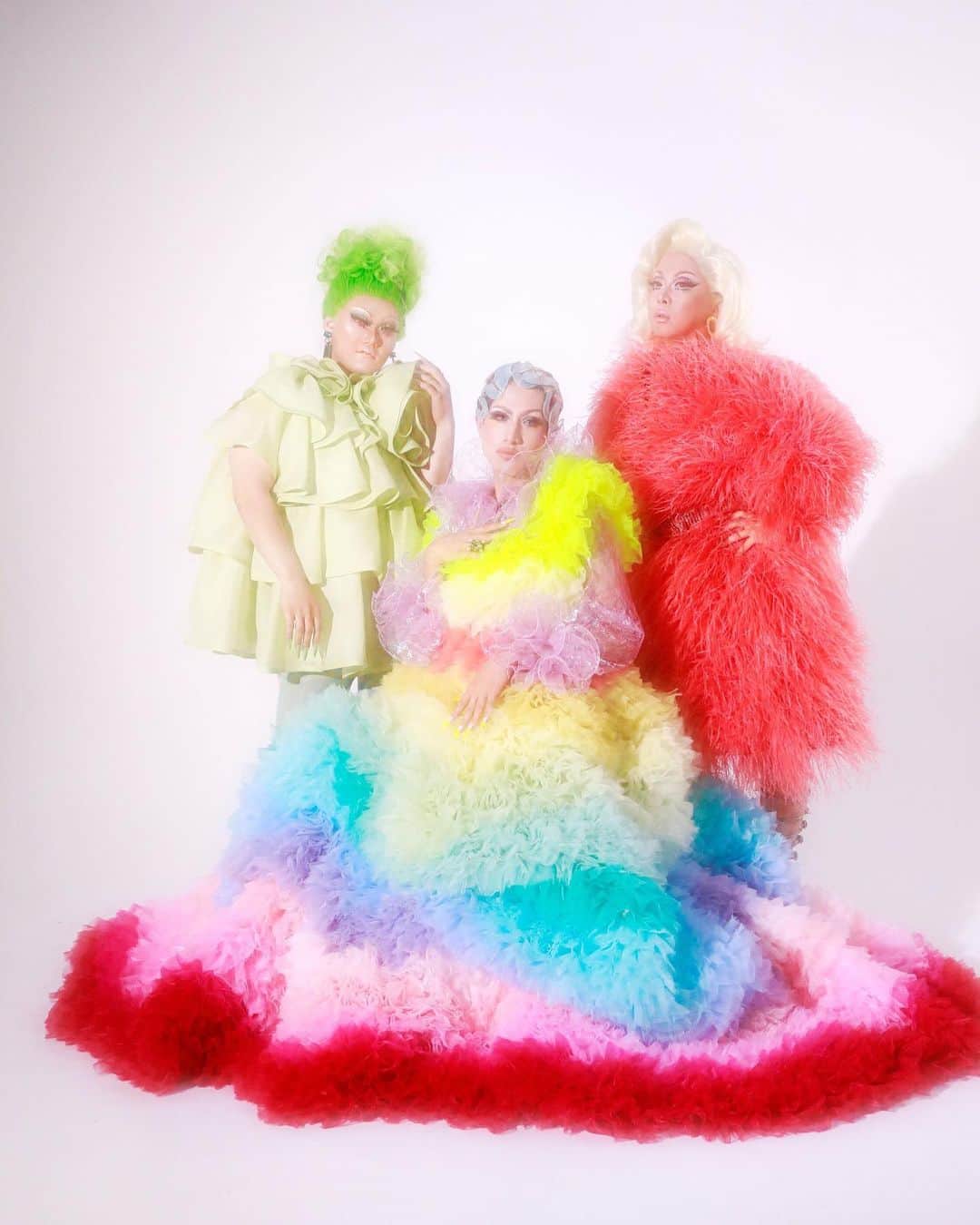 Shun Watanabeのインスタグラム：「🌈🌈🌈My new styling show for @voguegirljapan EP1 featuring KEMIO and TOMO KOIZUMI @tomo_koizumi  MC and Styling  ANA DIAMONDCLASS, PIÑA NIÑA @queenpinanina  MODEL: kemio @mmkemio  Wearing @tomokoizumi rainbow dress and @marcjacobs blouse, shoes @shonepuipia shorts @ground_zero_clothing jewels @swarovski  VIDEO DIRECTOR: ATSUKI ITO @atsuki_atsuki_  VIDEOGRAPHER: MASAMI SANO @ggsanoo  STILL PHOTOGRAPHER: BUNGO TSUCHIYA @bun5o  VIDEOGRAPHER: YUICHIRO SENDA VIDEO EFFECT: HAZUKI @hazukic_c  AUDIO: SHUMPEI ARAI CREATIVE DIRECTION: SHUN WATANABE  STYLING: ANA DIAMONDCLASS HAIR : TOMOKO SATO @Tomochi hin111111 MAKEUP : HARUKA TAZAKI  @harukadebeau  NAIL: MOEKO NAKAMURA @xmxonxax  CREATIVE SUPERVISOR: GEN ARAI @genarai  DESIGN: SHINO OKAWARA WRITER: TOMOMI HATA PRODUCER: SHINJI ONISHI CREATIVE PRODUCER: MAKIKO KAWAGOE」