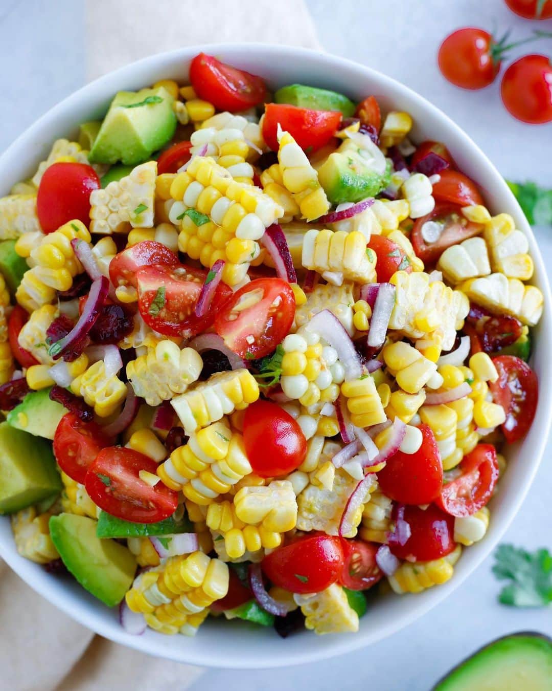 Easy Recipesさんのインスタグラム写真 - (Easy RecipesInstagram)「Make this easy and delicious Avocado Corn Salad this weekend while corn is still in season! It’s simple and can be made in less than 20 minutes! Full recipe link in my bio.  https://www.cookinwithmima.com/avocado-corn-salad/」8月3日 23時38分 - cookinwithmima