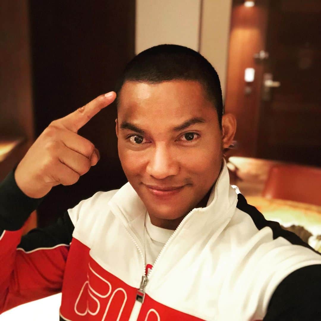のインスタグラム：「Getting ready for new style of hair and really big challenge for new characters in Detective Chinatown 3.」