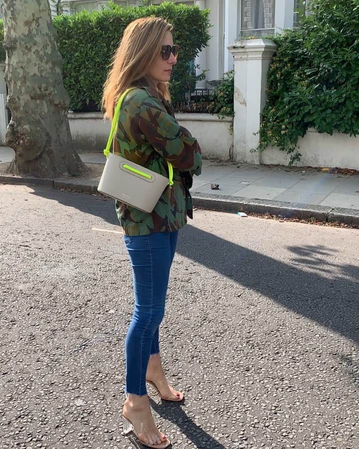 のインスタグラム：「Who said Fluo ? 📀🌾」