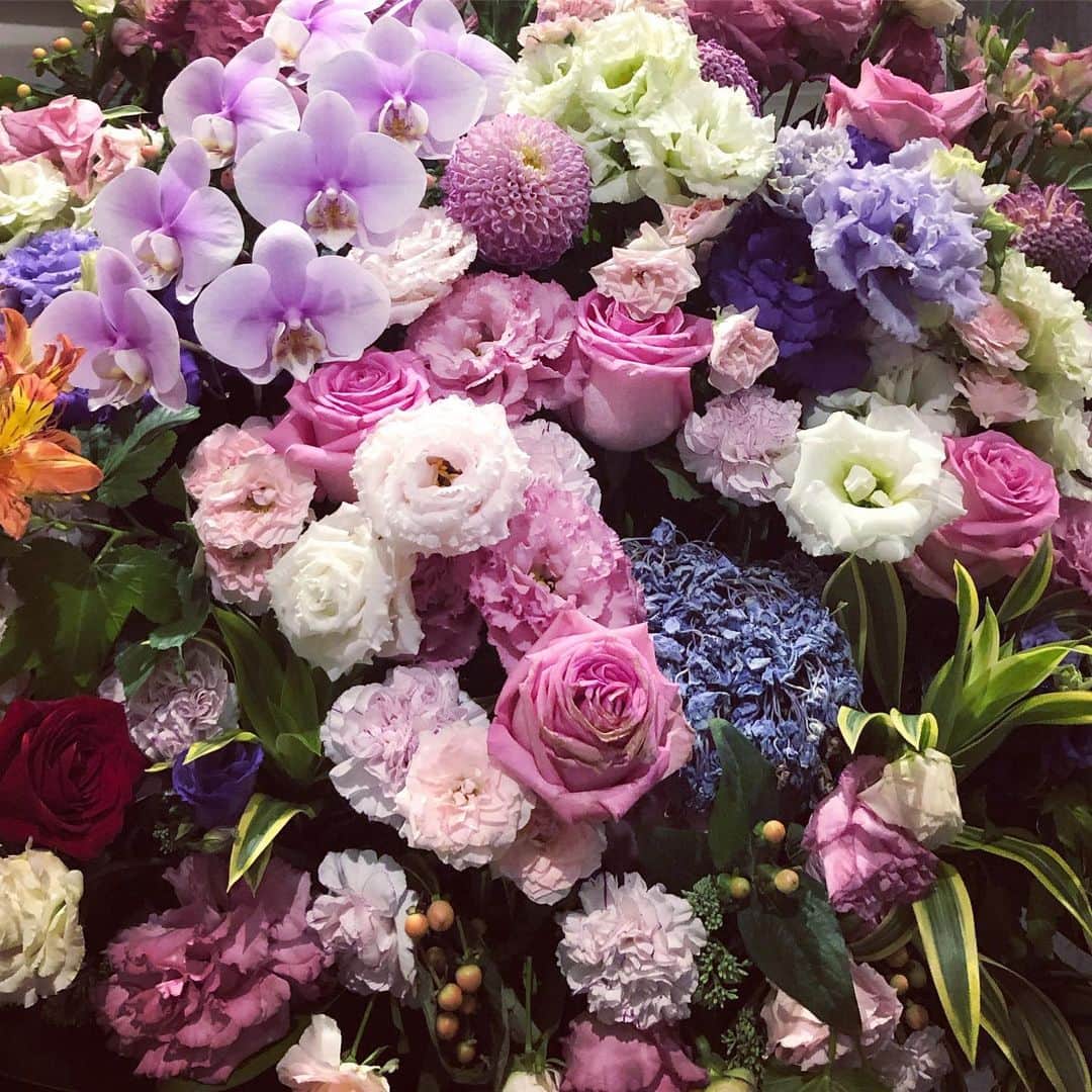 悠木ゆうかさんのインスタグラム写真 - (悠木ゆうかInstagram)「たくさんのお花の差し入れに癒される。 ありがとう。  #花#お花」8月4日 0時34分 - yuki_yuuka_6666
