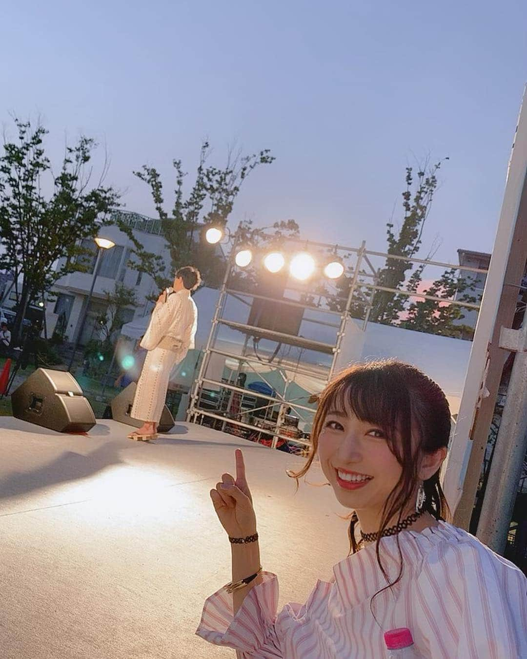 夏目樹里さんのインスタグラム写真 - (夏目樹里Instagram)「#太田川ホットサマーガーデン #アズールシャープ  #メディアスエフエム タックインさんのラジオ生出演からのライブ❣️✊ めっちゃ楽しかったです〜🥳 . アズシャポの応援ありがとう❣️🥰 お陰様でタオルが完売に😂👏 . MC竹内くんの活躍ぶり🙌 進行しなくてもいいと急に自由度上がってしまう夏目…喋り過ぎ失礼しました〜🤣笑 . イメージガールとねあゆちゃんと会えなかったのは残念〜😭とねとね〜😭💕来年もぜひ❣️😂👏 . #ホッサマ #太田川 #ホットサマーガーデン #ステージライブ  #知多メディアス」8月4日 0時49分 - juri_azure