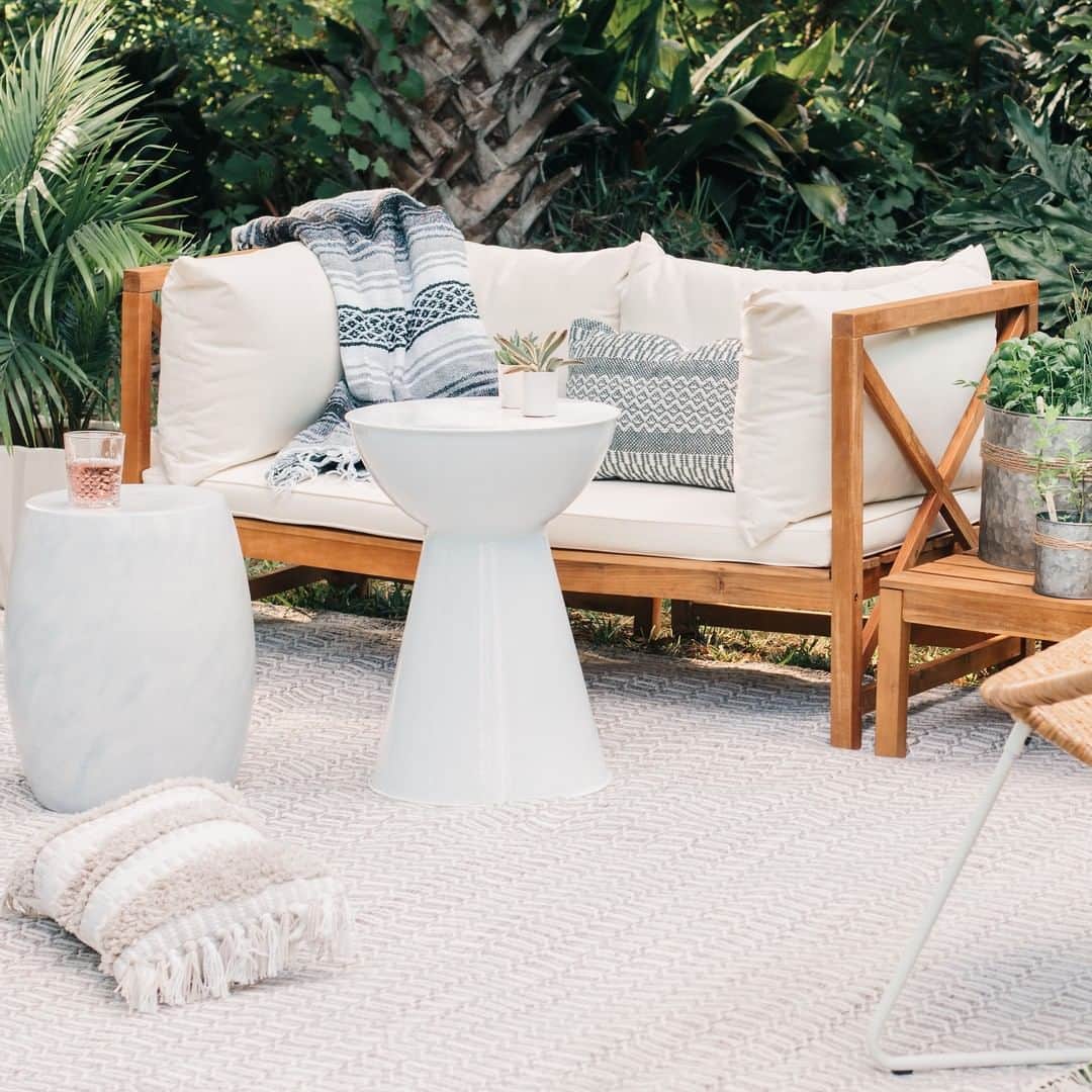 Wal-Mart Stores, Incさんのインスタグラム写真 - (Wal-Mart Stores, IncInstagram)「Summer. So hot right now. ☀️Check out @hunkerhome's patio-perfect picks from #WalmartHome #StartWithaSpark」8月4日 1時00分 - walmart