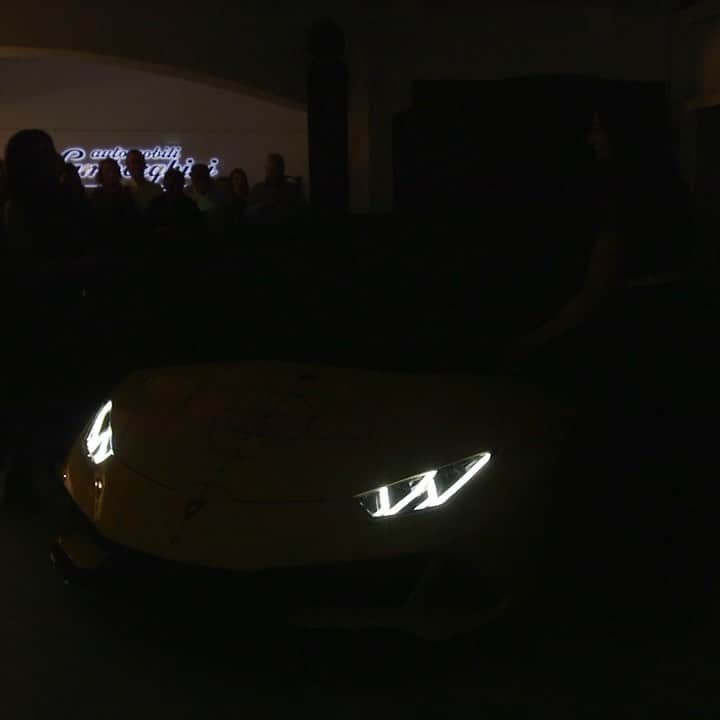 ランボルギーニのインスタグラム：「Porto Cervo is a place like no other and the stunning home to our new Lamborghini Lounge.  We celebrated our lifestyle there with a party.  #Lamborghini #LamborghiniLounge #Urus #HuracanEVO #HuracanEVOSpyder #AventadorSVJ」