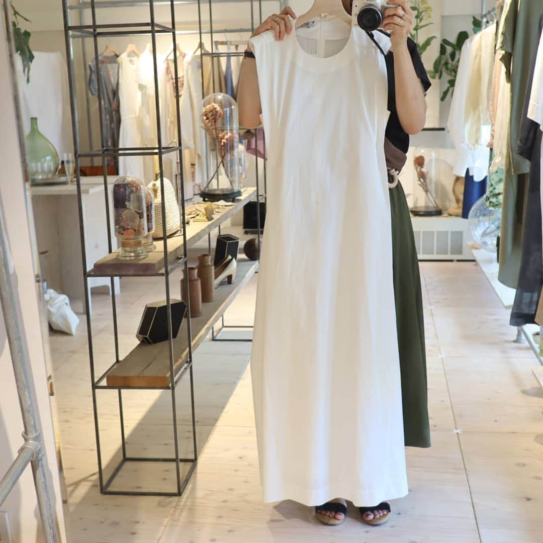 Eri Satoさんのインスタグラム写真 - (Eri SatoInstagram)「先日はモアプラス( @moreplus.inc ) の展示会に行ってきました😊 たまたま会えた @mi_0730_mk ちゃんと @hirorin.29 ちゃん💕 グリーンリンクしてた😲✨ ひろりんちゃんのワンピはモアプラスなんだって！可愛いよね😍 · モアプラスのお洋服は生地も縫製もとってもキレイ✨ ヴィンテージ感のあるレース使いとか、個性的な切り替えとか··· 見てるだけでも幸せになれそう···😍 高身長に嬉しい丈感も🙆✨ · ポップアップショップでお目にかかる機会がありますよ！ お近くにお越しの際はぜひ💕 · 👉池袋西武  3階  POPUP 期間  7/17(水)-8/6(火) · 👉銀座三越  3階  ルプレイス 期間  8/21(水)～ · 👉 新宿高島屋 新館 3階 オーバーザセンチュリー」8月4日 1時11分 - satoeri626