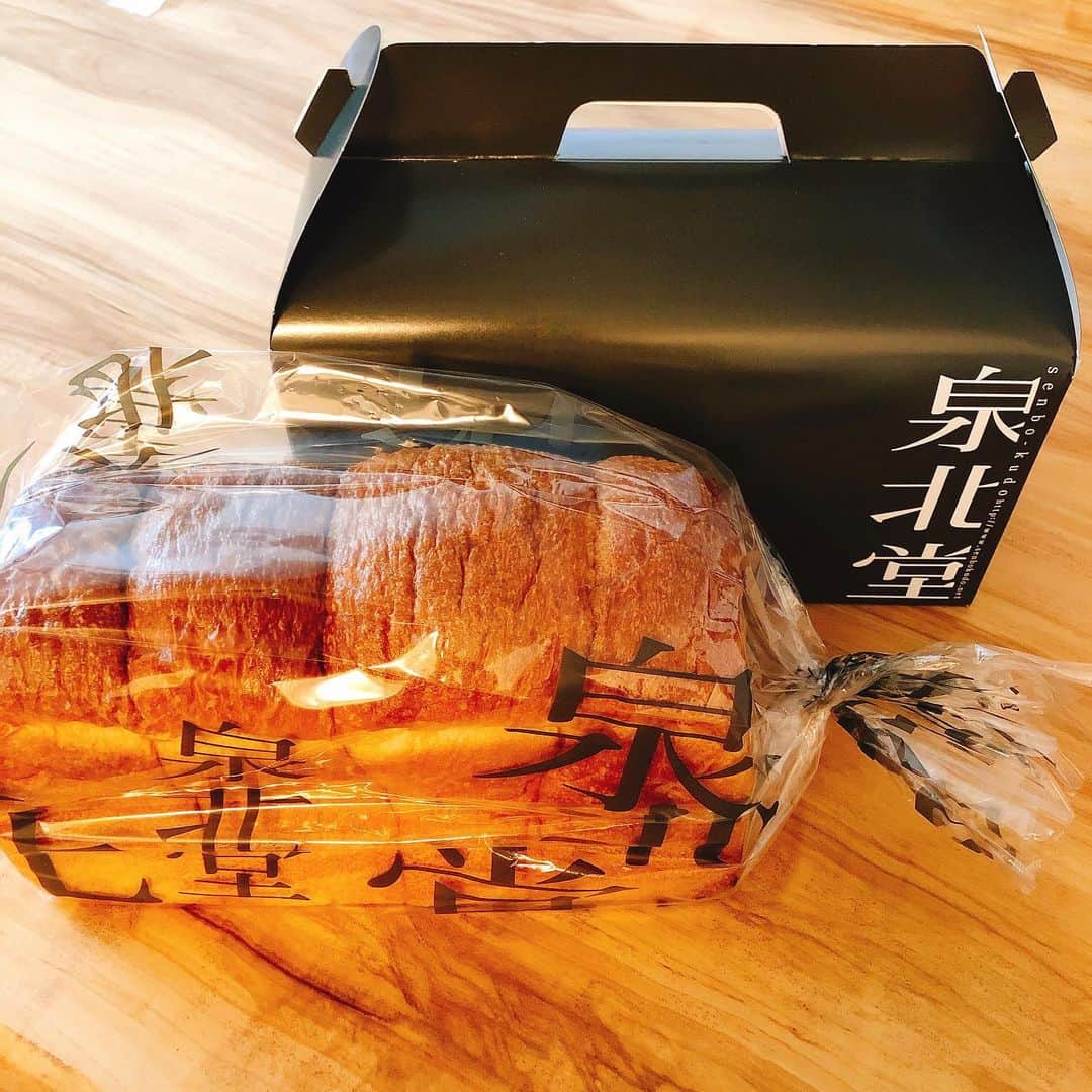 川田裕美さんのインスタグラム写真 - (川田裕美Instagram)「堺市の泉北堂✨🍞 ここの食パンは美味しいから、地元ではずっと前から超有名✨😋 もっちもち〜😍🍞 明日の朝食べるの楽しみ🎵🎵 #食パン#泉北堂」8月4日 1時24分 - hiromikawata163