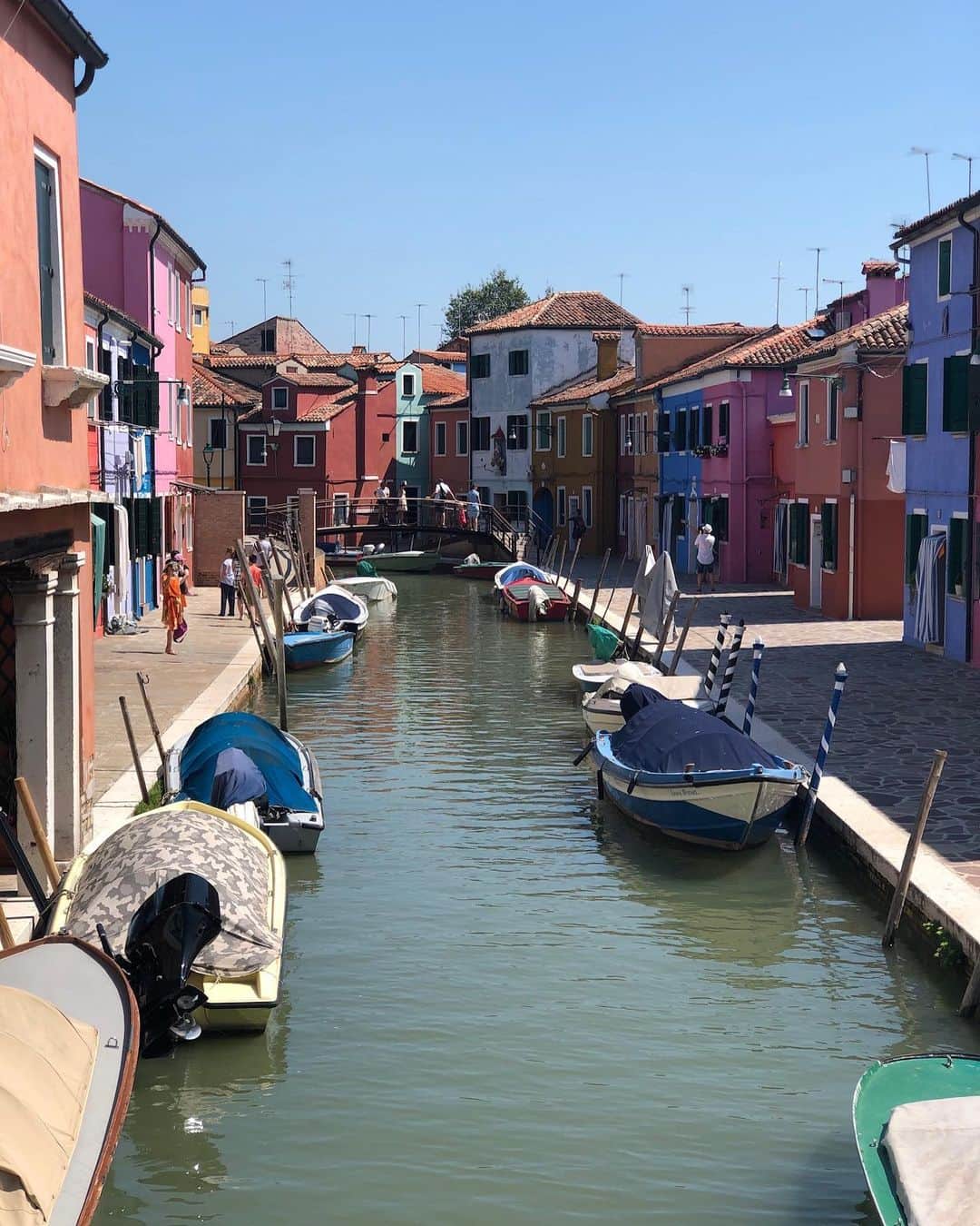 レイチェルロイさんのインスタグラム写真 - (レイチェルロイInstagram)「The color of Burano, brights & stripes🍡RR in the Striped Linen Sundress 💓 . . . . #Burano #Venice #Italy #AccessItaly #AvaDash #Veja #fashionlover #fashiondesign #fashioninsta #fashionlook #fashionlovers #fashionlove #fashiontrends #fashiondiary #fashionstore #fashiongirls #nyc #nycc #nycity #nyc_highlights #nycmua #nycfashionblogger #instagramnyc #nycfashion #nycblogger #nycstreetstyle #nycbloggers #nycdesigner #nyclife」8月4日 1時29分 - rachel_roy
