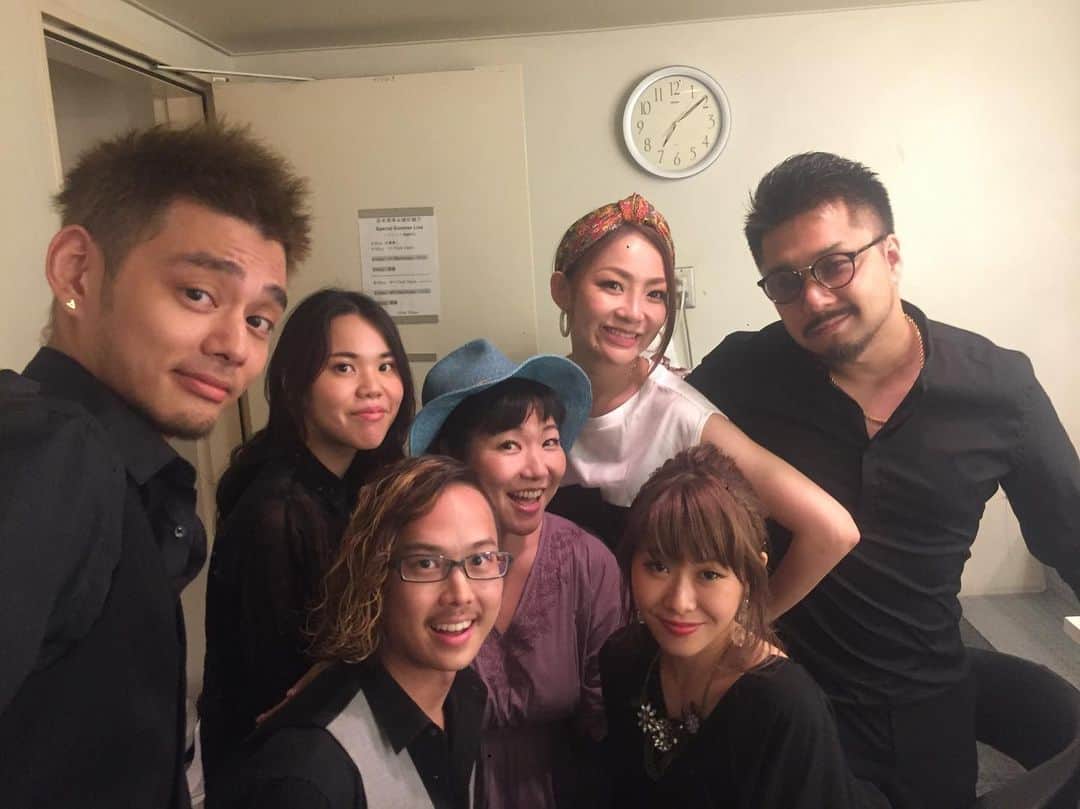 有坂美香のインスタグラム：「#宮本美季 x  #植松陽介 ビシッとNight  このお2人のライブ やーっと観れた❣️ 楽しいでしかないメンツでした❣️ いやー、バンドも素晴らしかったー❣️ マイスーパーイクメンが娘とお留守番してくれてたおかげで夜出歩けました💦 いつもありがとう😊」