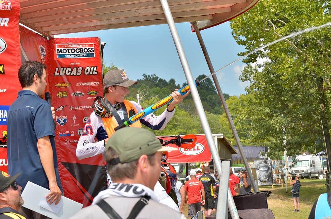 Racer X Onlineさんのインスタグラム写真 - (Racer X OnlineInstagram)「@maximusvohland711 taking podium celebrations to a new level. | @lorettalynnmx (Photo: @christianemunoz)」8月4日 1時36分 - racerxonline