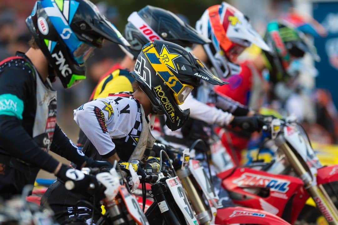 Racer X Onlineさんのインスタグラム写真 - (Racer X OnlineInstagram)「Title drama for Swoll and Munoz, heartbreak for Jett Lawrence. | Read more from Friday at @lorettalynnmx via the link in our bio. (Photo: @christianemunoz)」8月4日 1時56分 - racerxonline