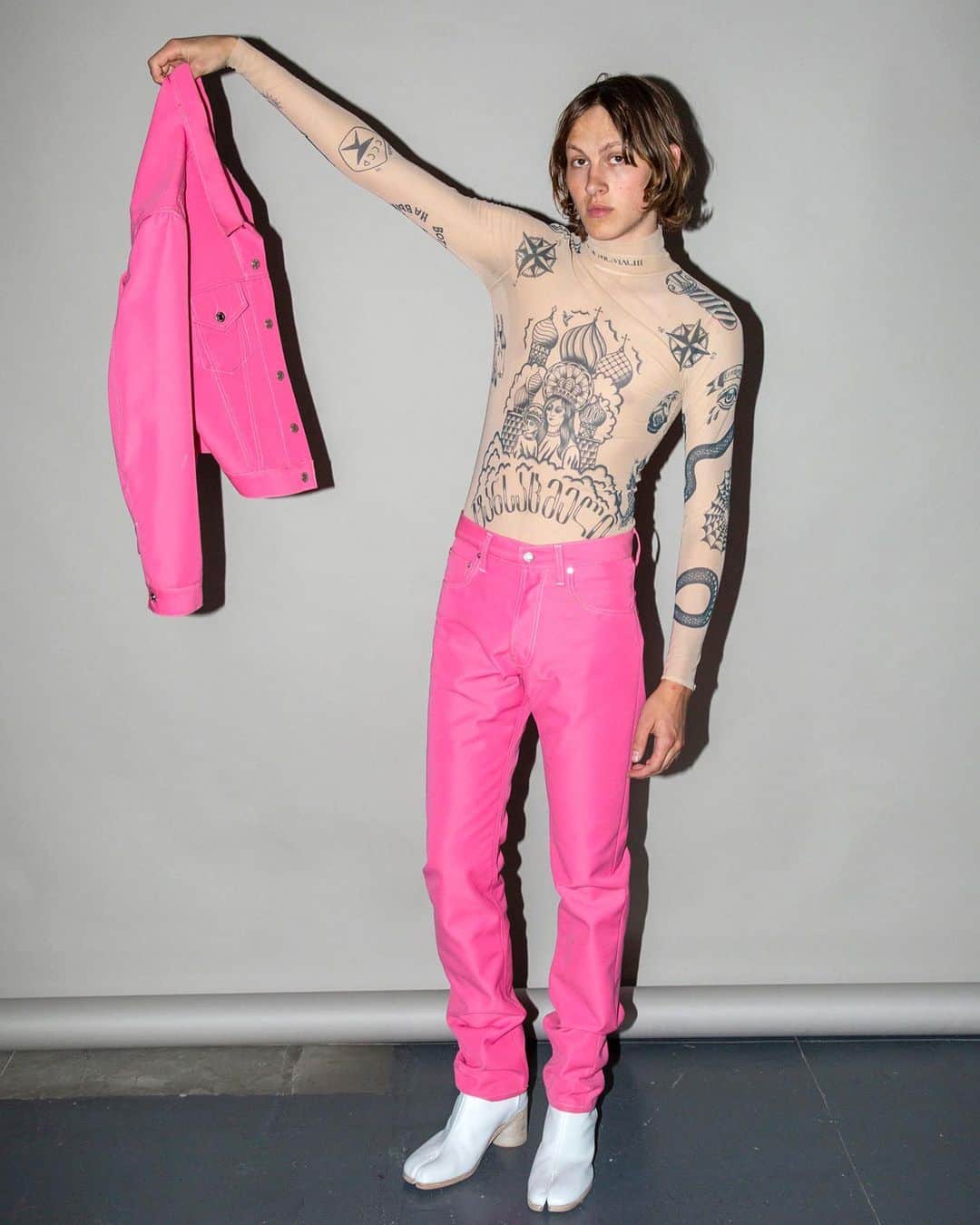 バーニーズ・ニューヨークのインスタグラム：「Designer tats. Shop the latest from @vetements_official and @helmutlang on pre-order now.  Photographed by: @tiagochediakphoto」