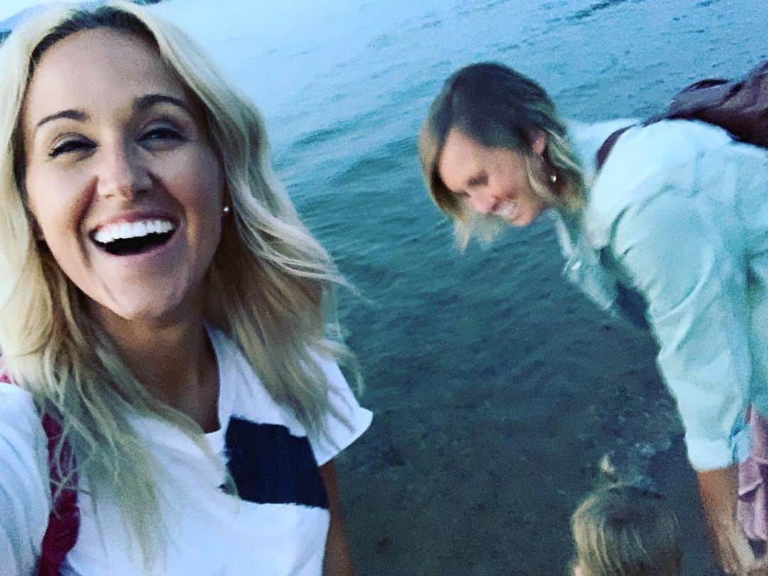 ブリット・ニコルのインスタグラム：「Yesterday was my Birthday and I felt so loved and celebrated! Thank you to all my sweet sweet friends and family! I’m so thankful ❤️」