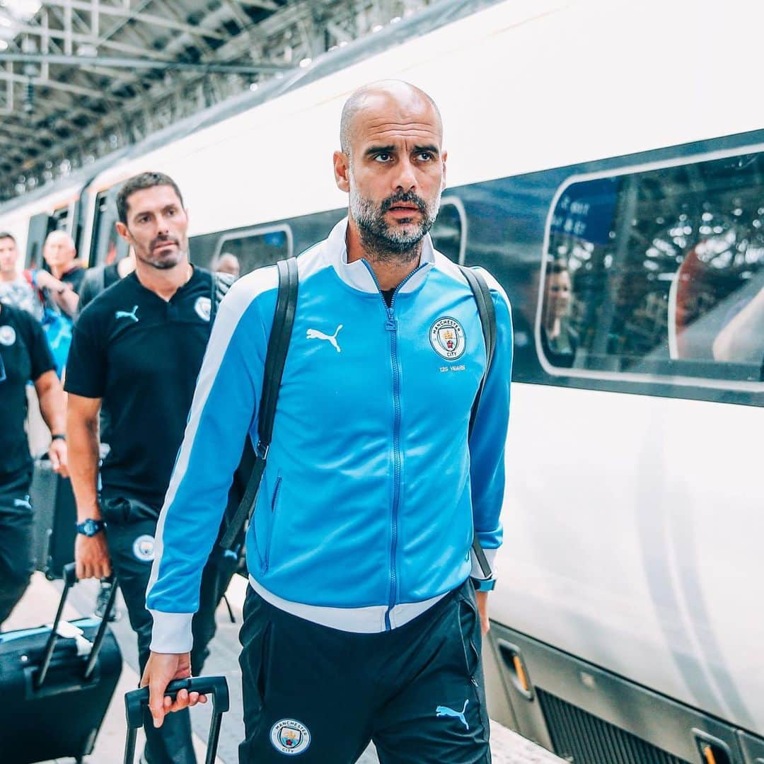 マンチェスター・シティFCさんのインスタグラム写真 - (マンチェスター・シティFCInstagram)「The one where the squad goes to Wembley...🚂🔜 #mancity」8月4日 2時31分 - mancity