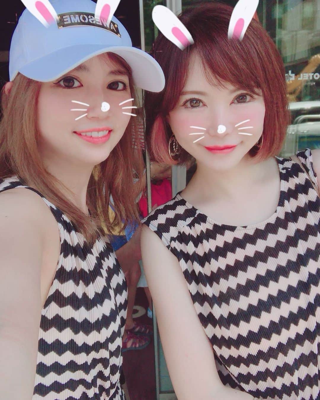 里美ゆりあのインスタグラム：「オソロコーデ♡♡ #zara#onepiece#ワンピ#summer#オソロコーデ#love#仲良し#friends」