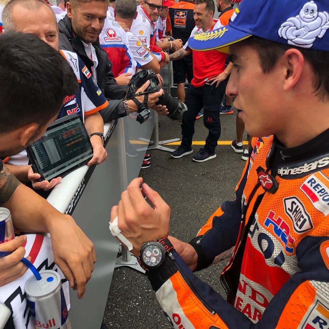 レプソル・ホンダのインスタグラム：「How far ahead?! The @samsungespana Galaxy Tab S4 never lies. A dominant performance 💪 2.5 seconds clear. ⠀⠀⠀⠀⠀⠀⠀⠀⠀ #Samsung #CzechGP」