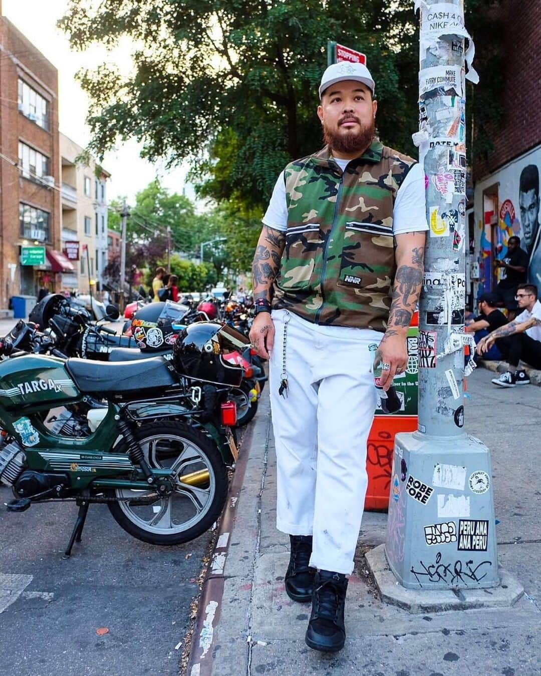 オーク ニューヨークさんのインスタグラム写真 - (オーク ニューヨークInstagram)「@nemonyc in Dropped Gusset Jean in Chalk.」8月4日 3時00分 - oaknyc