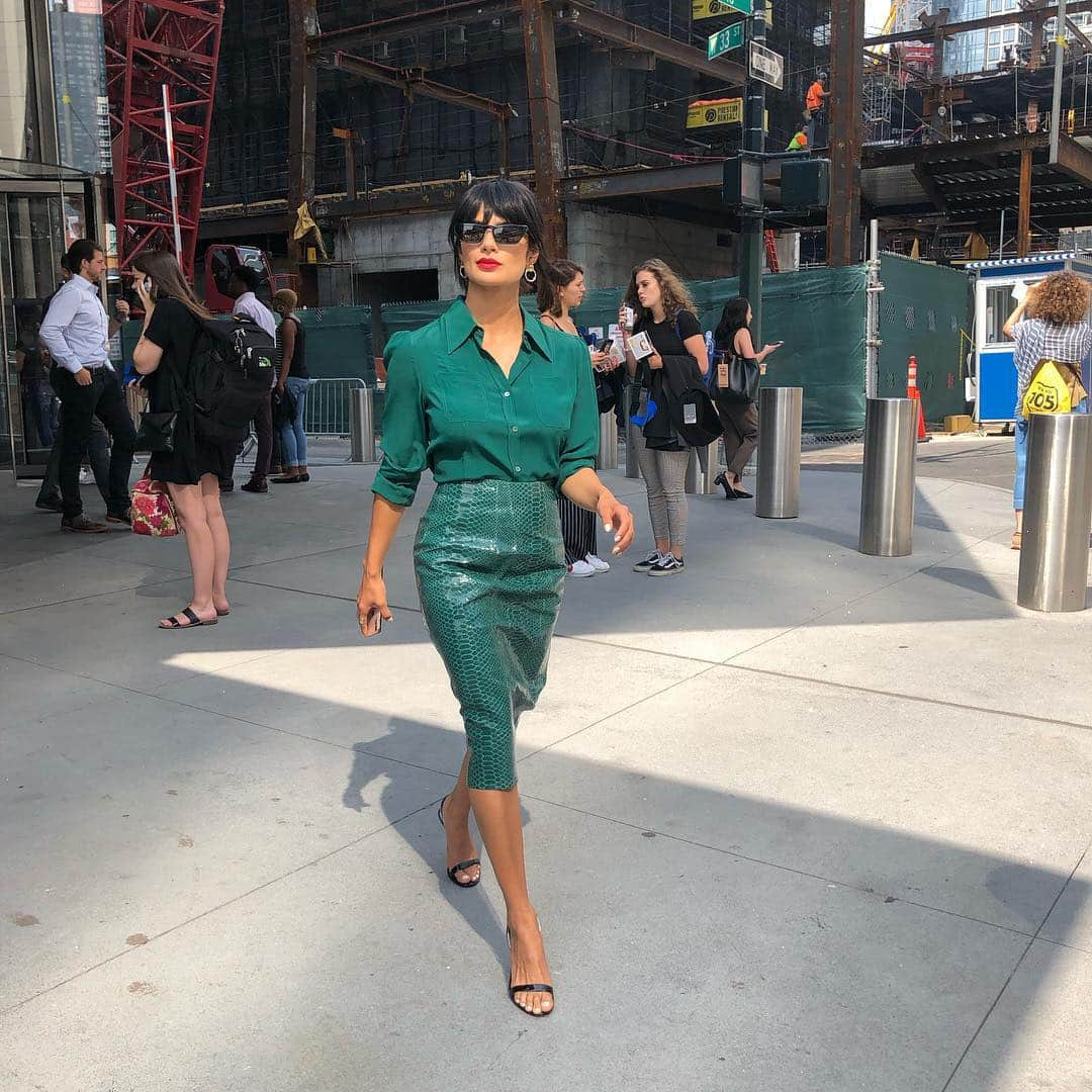 ダイアン・ゲレロさんのインスタグラム写真 - (ダイアン・ゲレロInstagram)「She had a green moment for the Van Jones Show.」8月4日 3時06分 - dianexguerrero