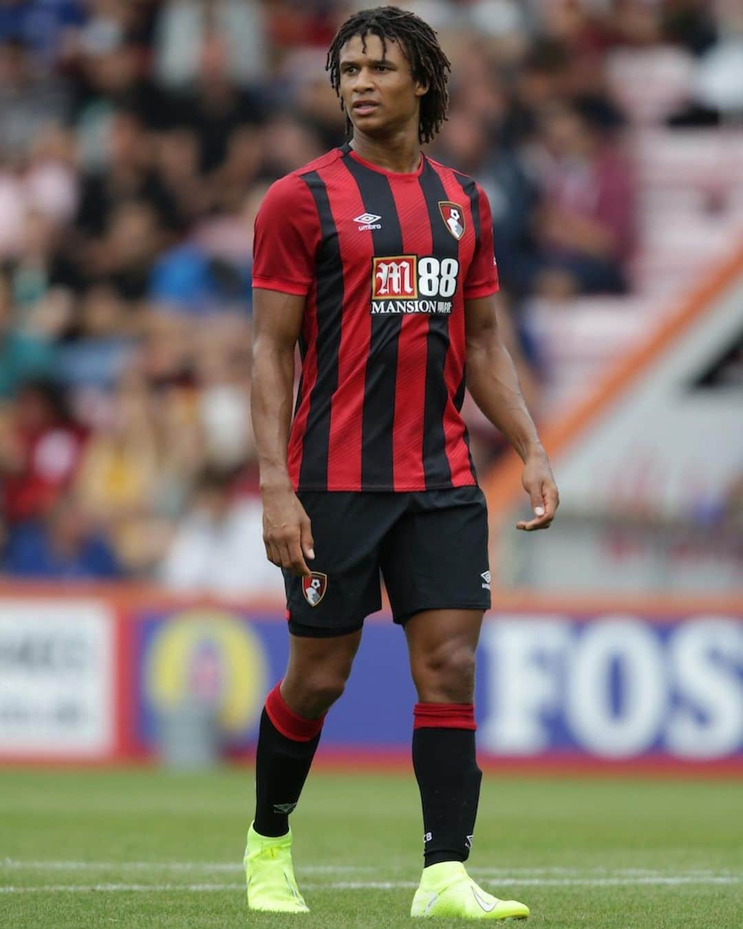 ナタン・アケのインスタグラム：「Good win in the last game of pre season! Can’t wait for the season to start🔥🍒」