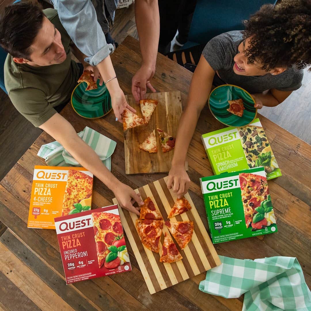 のインスタグラム：「Did you know that Quest Thin Crust Pizza has expanded into thousands of locations in the past few months!? 😎 Use our Store Locator (you can access it via the link in our bio) to find them nearest you! 🍕😍 • Quest Pizza is a great tasting, low net carb frozen pizza made with a special protein crust. Each 9-inch pizza has between 20-28 grams of protein, 5-6 grams of net carbs per serving, and is gluten-free. 👌 #OnaQuest」