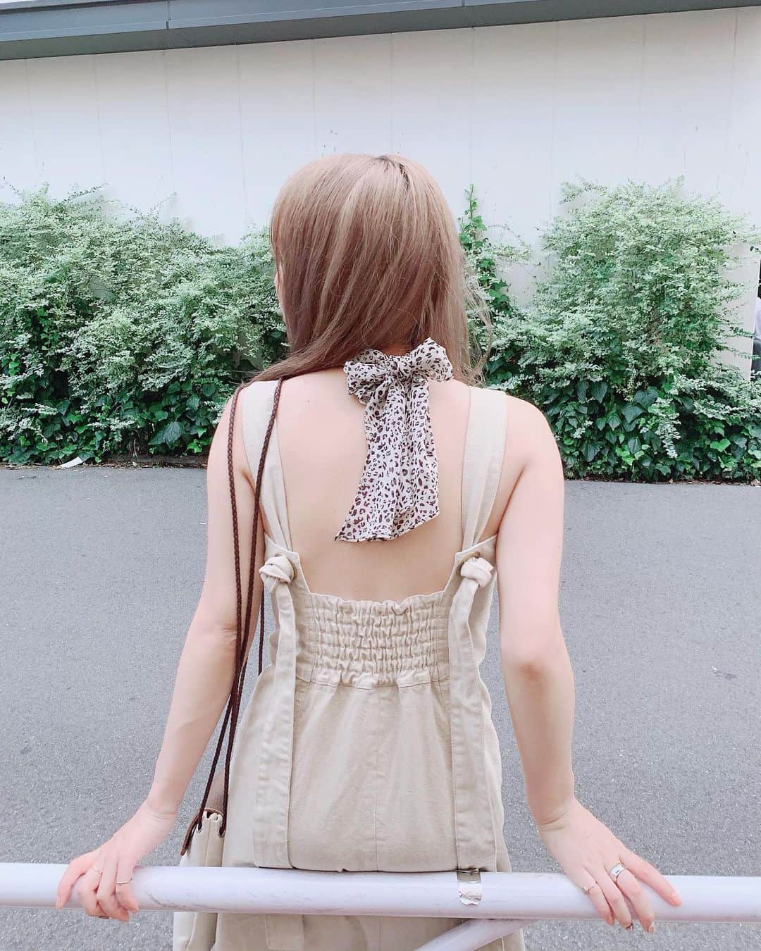 のインスタグラム：「1個前の投稿の服の後ろ🐒」