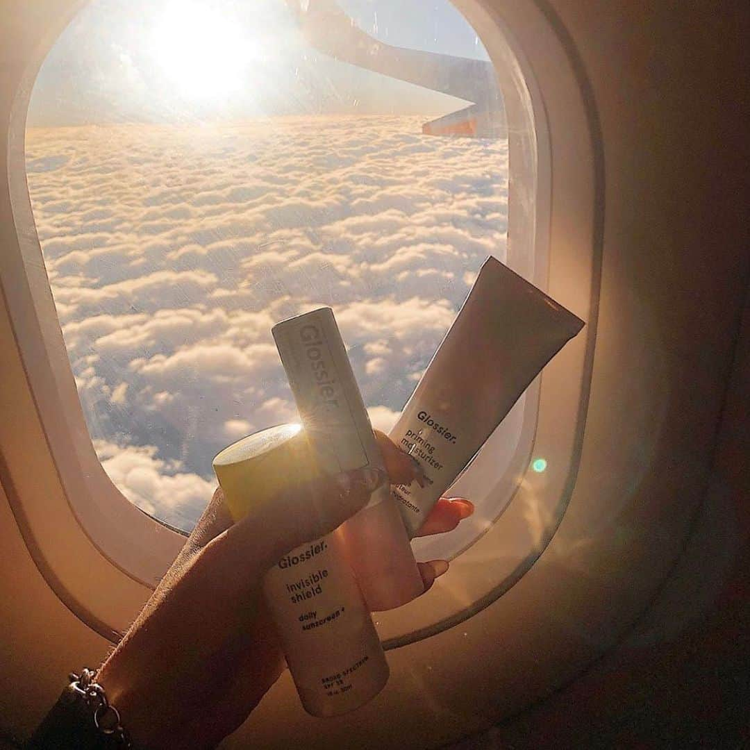 Glossierさんのインスタグラム写真 - (GlossierInstagram)「✨🛫👌」8月4日 3時52分 - glossier