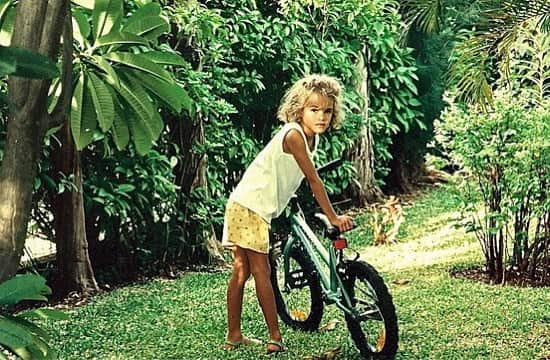 ポーリーヌ・オアロのインスタグラム：「🌱 I grow up green.」