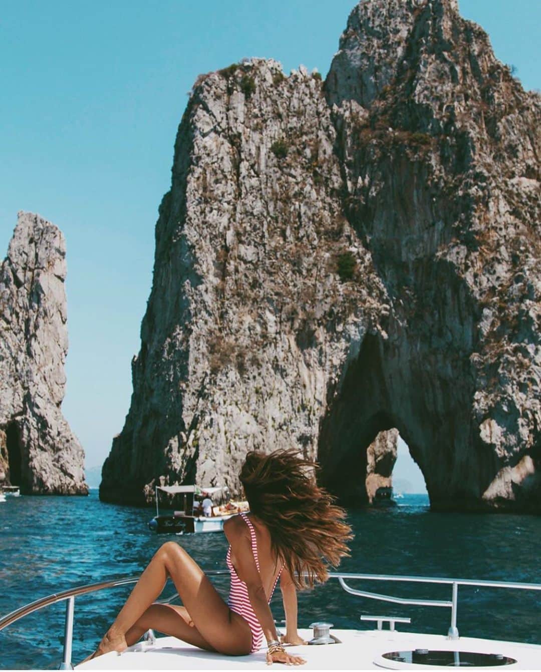 BIKINI LOVERSさんのインスタグラム写真 - (BIKINI LOVERSInstagram)「@izabelgoulart #capri that’s Amore 💖」8月4日 4時01分 - bikinilovers