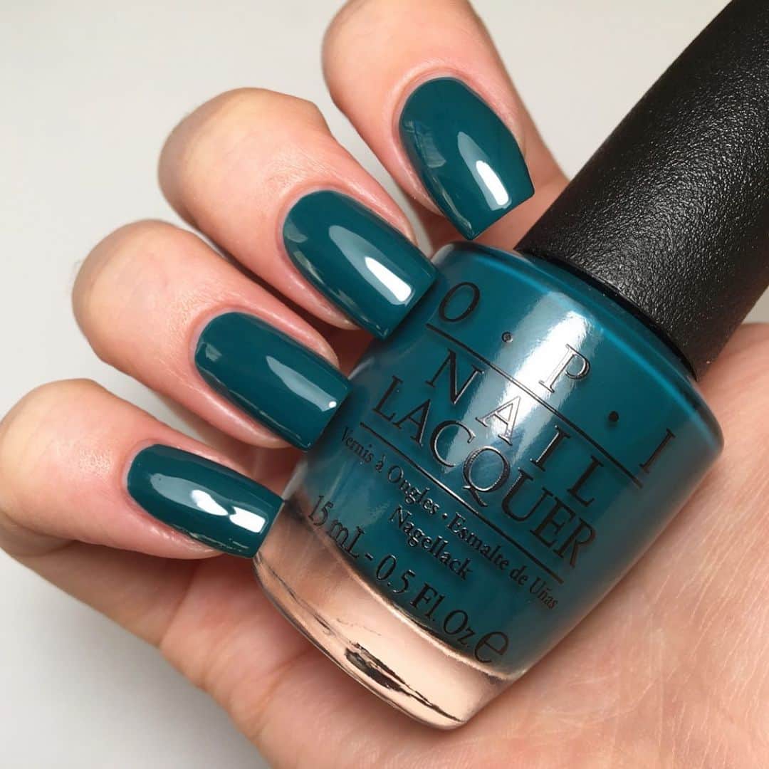 OPIさんのインスタグラム写真 - (OPIInstagram)「This deep jungle green #AmazonAmazoff is perfect for any plans you have this weekend 🌴 by @elleaseen ⁠⠀ ⁠⠀ #nails #naillacquer #OPIObsessed #manicure #nailswag #notd #greennails⁠⠀ ⁠⠀ ⁠⠀ ⁠⠀」8月4日 4時01分 - opi