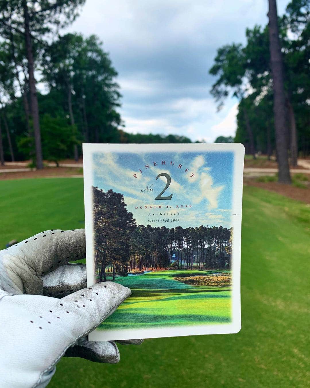 Dude Perfectさんのインスタグラム写真 - (Dude PerfectInstagram)「Played the # 29 ranked course today while in North Carolina! Those @PinehurstResort greens are SLICK! We had a blast! 🏌🏻」8月4日 4時40分 - dudeperfect