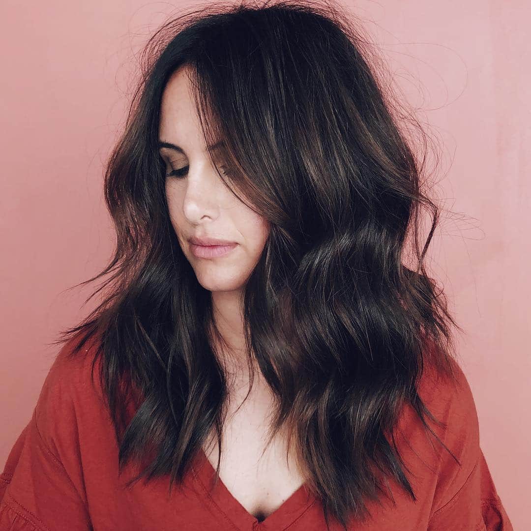Kristin Essのインスタグラム：「Who’s getting a haircut this weekend? Do you take inspo photos in with you when you get your haircut? I’ve heard so many people say over the years that they’re afraid to pull up pictures because they don’t want to offend their stylist. Y’all know that’s not a thing, right?」