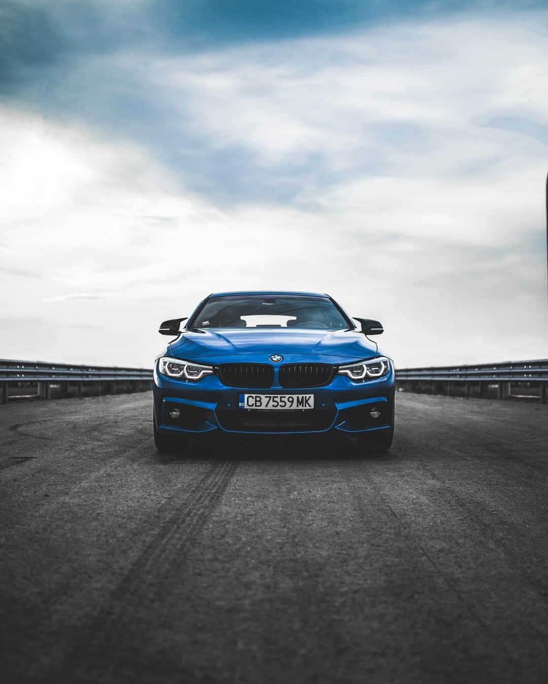 BMWのインスタグラム：「All set for a sporty ride. The BMW 4 Series Gran Coupé. #THE4 #BMW #4Series #BMWrepost @fullthrottlegram @surrealmediaa」