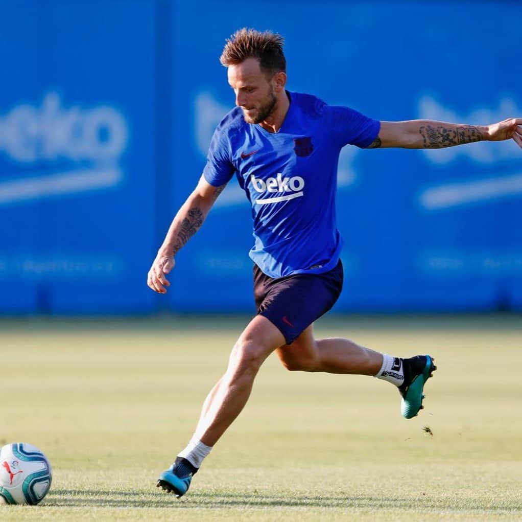 イヴァン・ラキティッチさんのインスタグラム写真 - (イヴァン・ラキティッチInstagram)「Ready for the #Gamper💪🏆 @fcbarcelona」8月4日 5時14分 - ivanrakitic