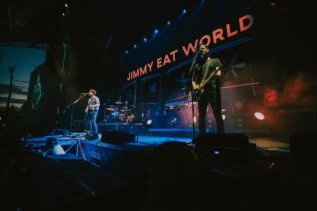 Jimmy Eat Worldのインスタグラム：「Irvine! Last night of the tour! Let’s end this thing right k? We hit the stage at 7:45. 📸: @_kyledehn」