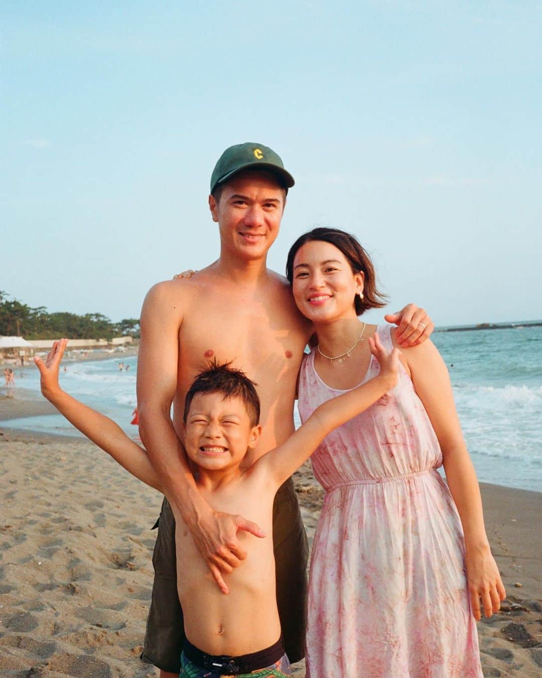 桃生亜希子のインスタグラム：「photo by Miyu @miyufukada 👪」