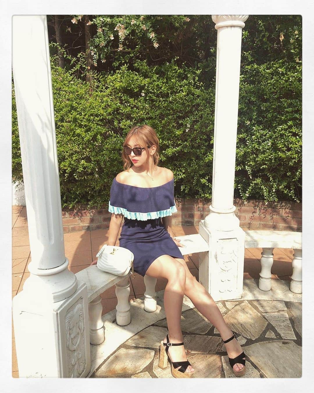 COCOさんのインスタグラム写真 - (COCOInstagram)「. onepiece 👗 @snidel_official  bag 👜 @louisvuitton  shoes 👡 R&E sunglasses 🕶 TOMFORD」8月4日 15時16分 - coco_coco000