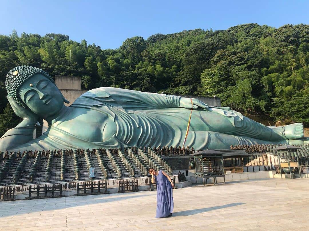 深瀬智聖さんのインスタグラム写真 - (深瀬智聖Instagram)「篠栗町の南蔵院へ✊🏻 山口敏太郎さん主催の怪談イベント「怪談王」九州大会へ！大会では審査員もさせていただきました！！✊🏻 かなり緊張しました💦笑 全国各地から集まってて大盛況でしたーー！！^ ^✨ 涅槃像も見学しました！ 金運アップー⤴️ #南蔵院 #篠栗町 #城戸南蔵院  #城戸南蔵院前駅  #釈迦涅槃像  #涅槃像ポーズ  #山口敏太郎 さん #怪談王」8月4日 15時24分 - chiseifukase