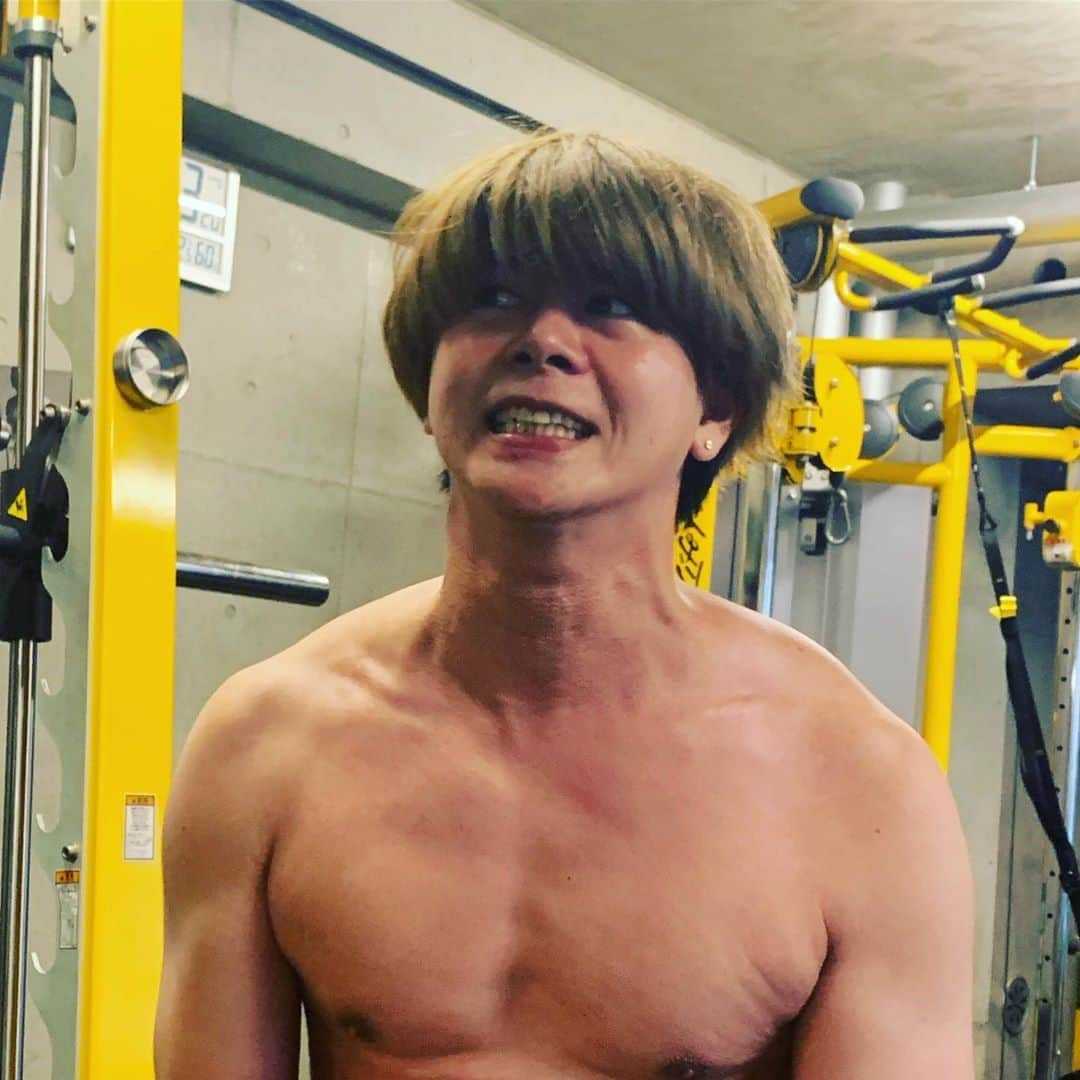 山田親太朗さんのインスタグラム写真 - (山田親太朗Instagram)「僕はどこを目指しているのか！ #山田筋トレ部 #YFC#ヤマダフィットネスクラブ #現在部員12名#でもほぼ3人しかこない #実力次第で部長降格」8月4日 15時35分 - shintaro.y