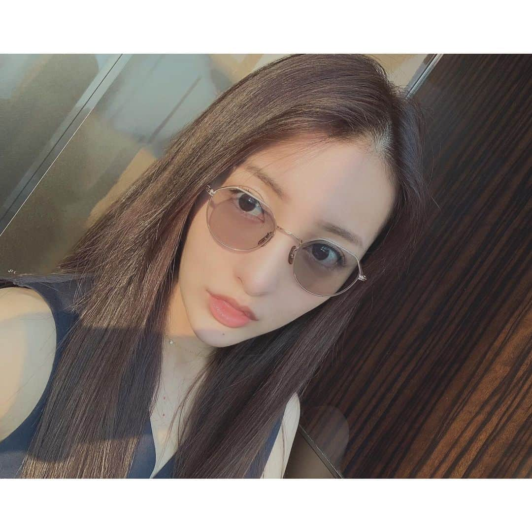 板野友美さんのインスタグラム写真 - (板野友美Instagram)「🌞🌻🌴🕶 #友Style」8月4日 15時39分 - tomo.i_0703