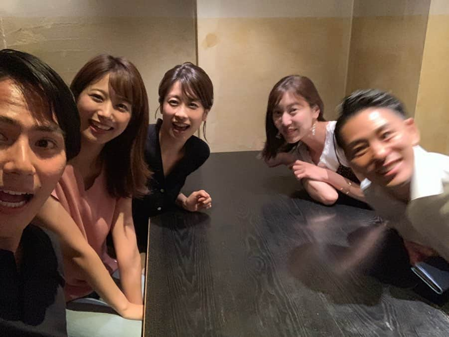 海老原優香さんのインスタグラム写真 - (海老原優香Instagram)「そうです。いつぞやのit会。  安宅アナの自撮り。 顔が半分になっとります🤫  #木村さん止まってください笑 #楽しい会#美味しい会 #加藤綾子#木村拓也#小澤陽子#安宅晃樹#海老原優香 #フジテレビ#報道」8月4日 15時55分 - ebioffi