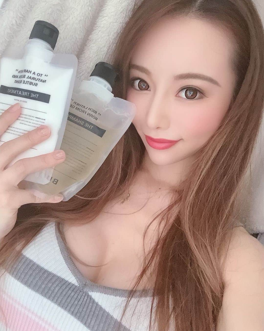 小松崎真理さんのインスタグラム写真 - (小松崎真理Instagram)「men'sskin care ♡  @bulkhomme のシャンプーとコンディショナー🧴香りがめっちゃ良くて、泡立ち良くて洗い上がりさっぱり( ˆᴗˆ )🛁 さらさらになるしおススメ😚✩ #bulkhomme #バルクオム #シャンプー#コンディショナー#ムバッペ#メンズヘア#メンズスキンケア #psg#men#mens#menshairstyle#menshair#mensskincare#mensskincare」8月4日 16時17分 - xs2.mari.s2x