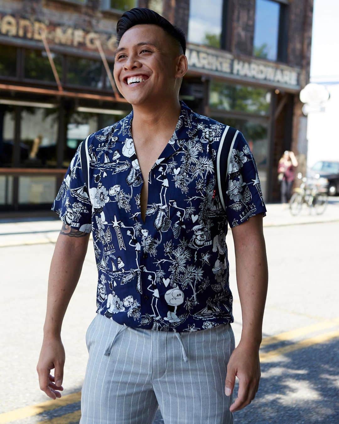 Nordstromさんのインスタグラム写真 - (NordstromInstagram)「“I’m all about pattern mixing and having a color story. This summer, I’m loving a resort shirt with at least 2-3 of the top buttons undone and a comfy short. It’s versatile, relaxed and casual. Plus, I can swap the shorts for a nice pant to dress it up and still be dripping in style, not sweat.” –Senior Editorial Designer, Donovan, on how he’s taking on summer in versatile prints and eye-catching colorways.」8月4日 7時54分 - nordstrom