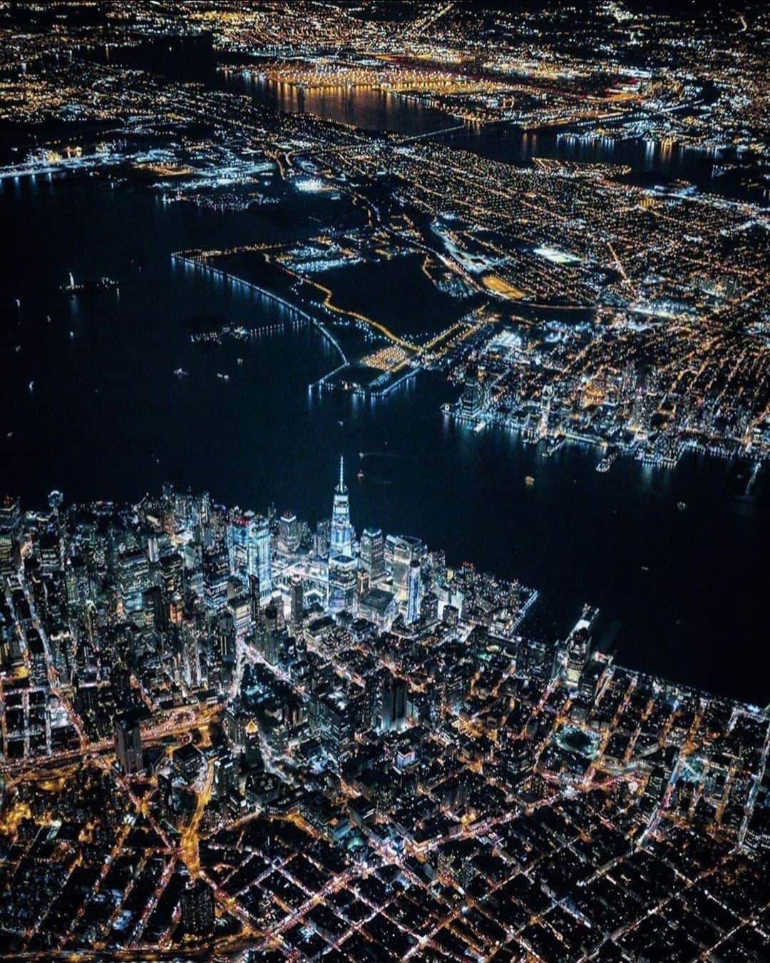 nyonairさんのインスタグラム写真 - (nyonairInstagram)「"Nothing can stop us we’re all the way up! And you can stay up…”💙🚁 Get 50% OFF all flights & help a great cause! 🚁💙 . ⭐️ A portion of the proceeds will be donated to PILOTS N PAWS, a 501(c)3) non-profit organization.⭐️ . 🐾 | Use Code: PAWS50 | 🐾 . Book now: www.FlyNYON.com . . . 🎙 Missed “The Fly By’ Broadcast last week? Click the link in our bio & Don’t forget to tune in every Tuesday & Thursday @ 3:00pm eastern time!🎙 . 📸: @beholdingeye 📸 Use #FlyNYON @FlyNYON and #NYONAir @NYONAir for a chance to be featured! 📸 . . . . . . . #Thebigapple #Nycity #newyorkiloveyou #centralparkmoments #manhattanskyline #Manhattanview #nycgo #cbsnewyork #newyorkstateofmind #newyorkblogger #nycgallery #brooklynart #lowemanhattan #grandcentralterminal #empirestatebuilding #newyorkcity #photography_top #photographernyc #photographeroftheday #photographylovers #ny1pic #brooklynbridgepark #thebigapplewestside #newyorkexplored #nycprimeshot #complex #NYONStudio」8月4日 8時15分 - nyonair