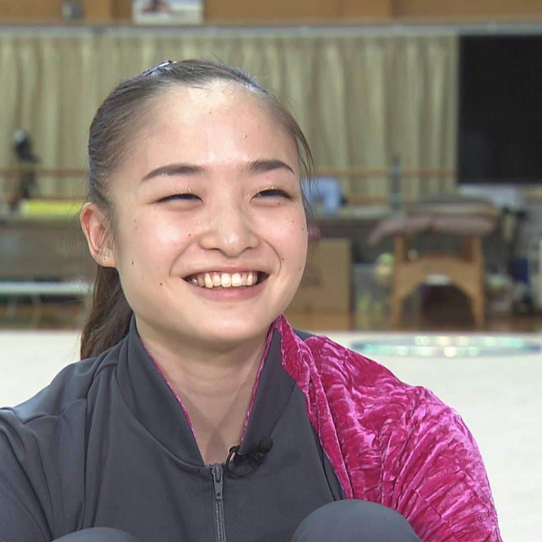 日本テレビ「POWERフレーズ」のインスタグラム：「今夜6:55〜 #新体操  #皆川夏穂 選手  18歳でリオ五輪に初出場！ 翌年の世界選手権では日本42年ぶりのメダル獲得！  しかし…今年は思うような演技が出来ず悩んでいました。 そんな時、ロシア代表チーム監督からかけられた東京で輝くためのPOWERフレーズを紹介します✨  ナレーターは #競泳 #立石諒 さん」
