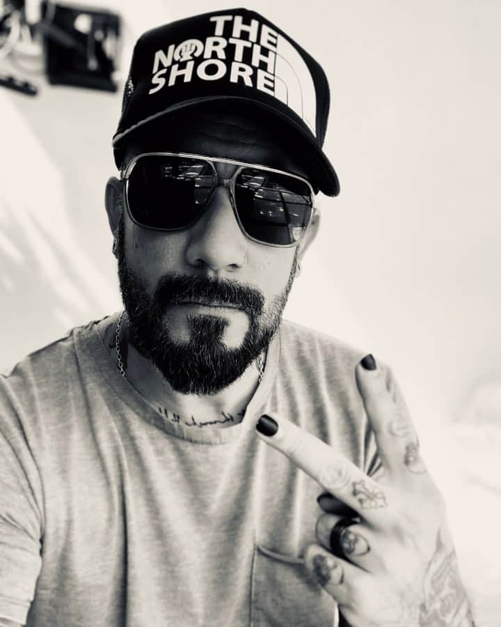 A.J.のインスタグラム：「What's up la? We gonna rock staples center tonight!  It's a party! @backstreetboys #DNAWorldTour」