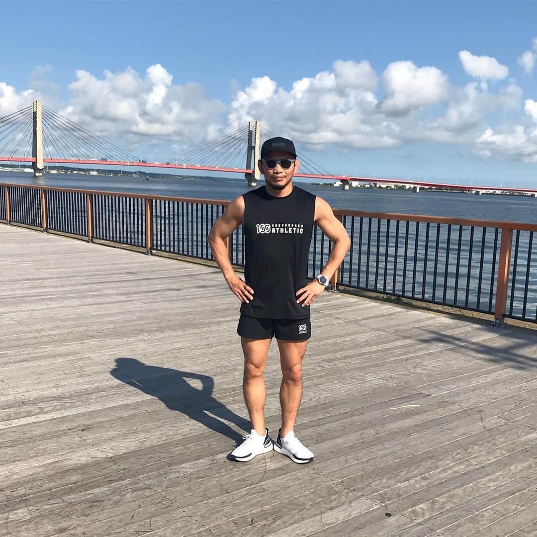 宇野薫のインスタグラム：「UNORUN (銚子編)  #unorun #caoluno #unocaolshowten  #onehundredathletic #100athletic  #100A #oakleyfrogskins #suunto5  #adidasrunners #adidasultraboost19  #newerajapan #stancesocks  #宇野薫 #銚子 #スタンスソックス  #今朝のみなとみらい」